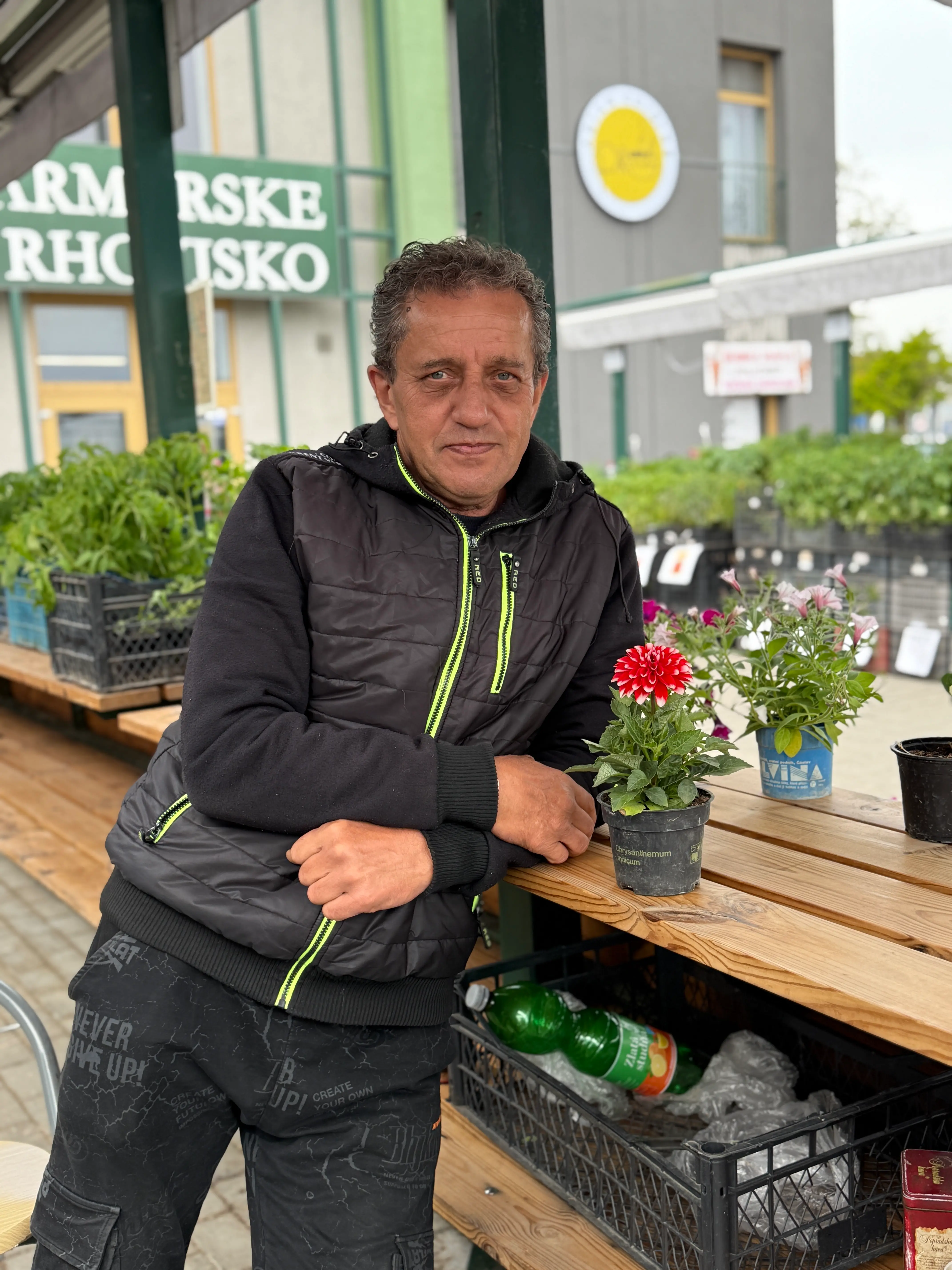 Tržnica Michalovce – pult s novou úrodou zeleniny